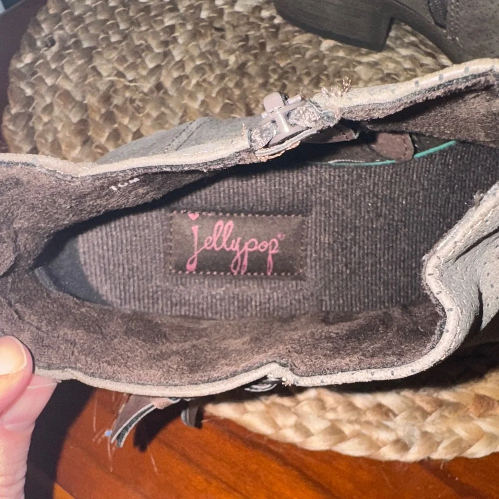 Jelly pop Women's Taupe Ankle Boots